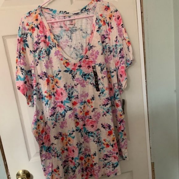 NWT TORRID Pocket Tee - Heritage Slub Floral Cream SIZE 2 - Picture 2 of 2